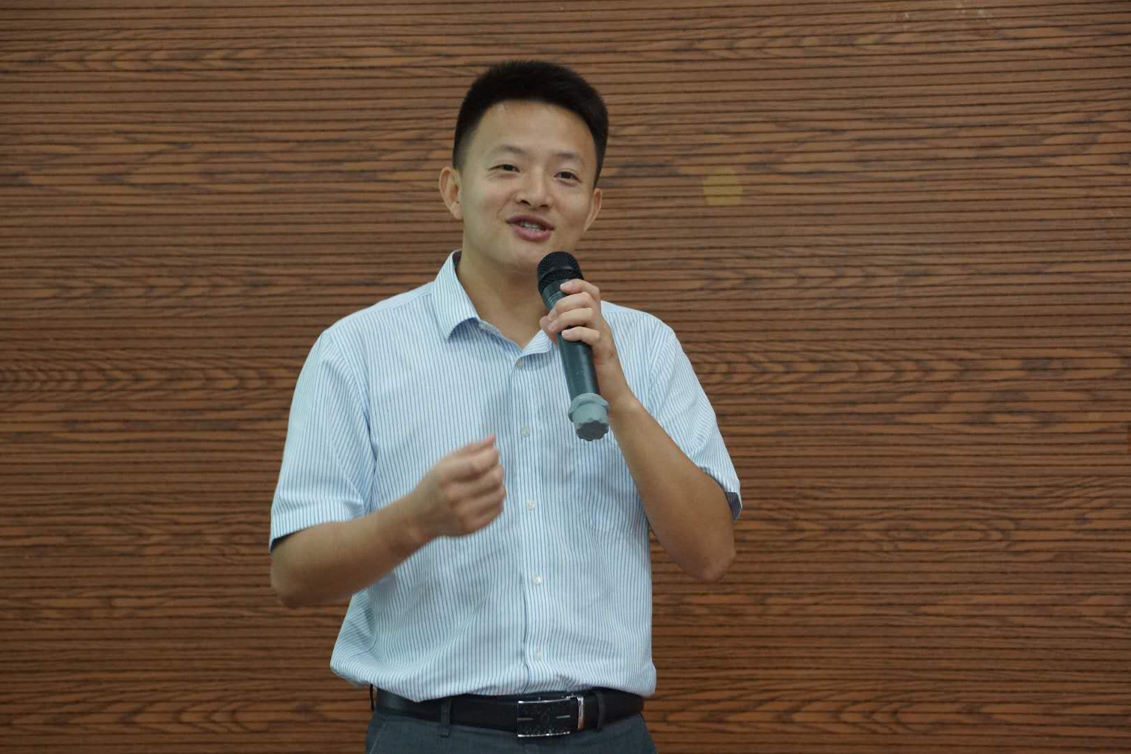 伟德victor1946-未来工程师-专业认知夏令营开营1.jpg